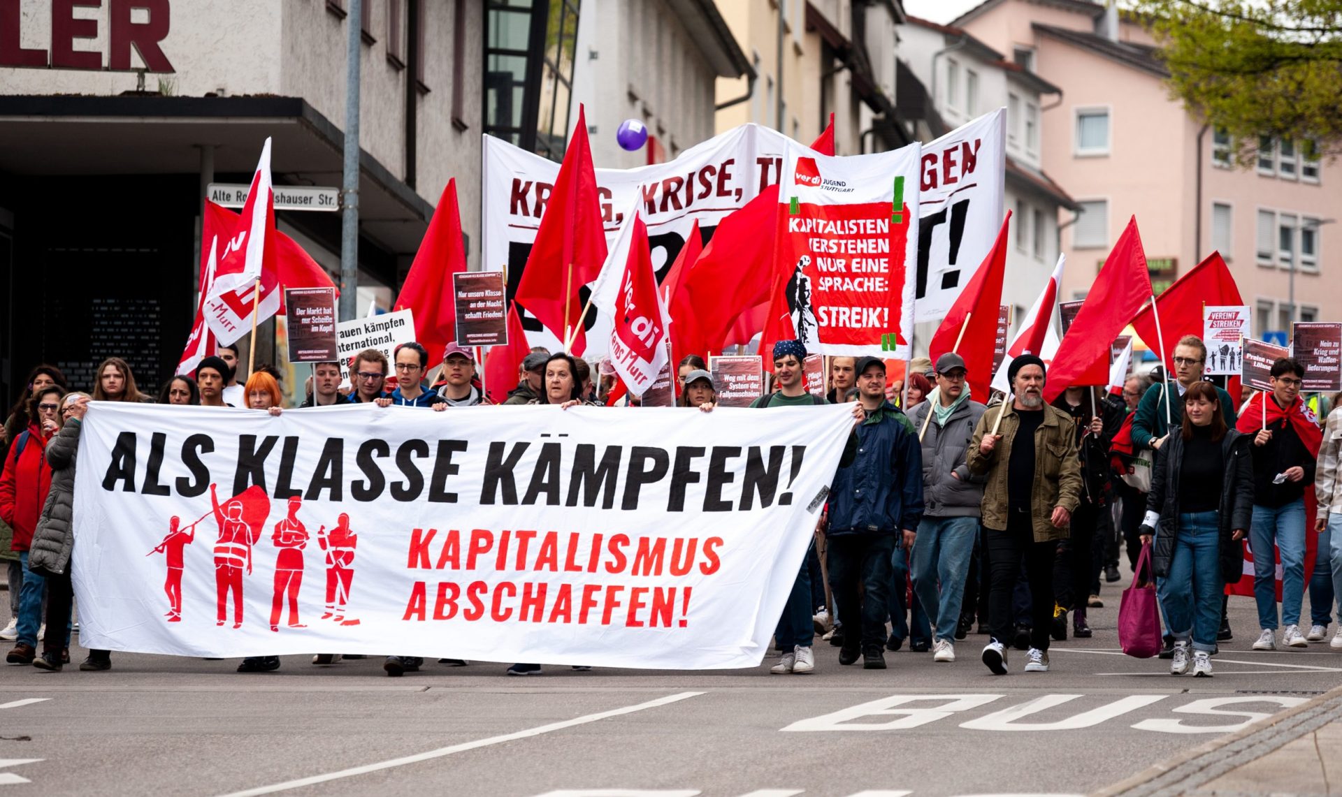 Antikapitalistischer-Bereich-auf-DGB-Demo-Stuttgart-1-Mai-2021-9